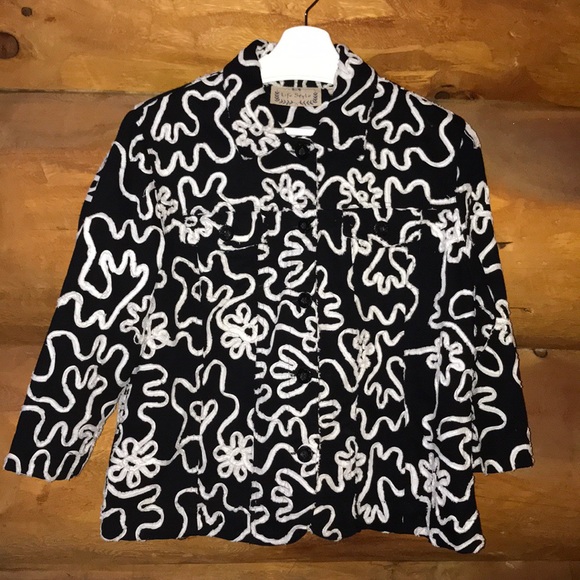 LifeStyle Top/Jacket with Abstract Design - Picture 3 of 6